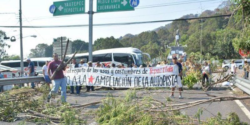 Continúa bloque en Tepoztlán