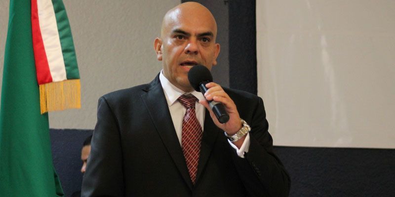 Ofrecen asesoría a trabajadores y diputados del Congreso