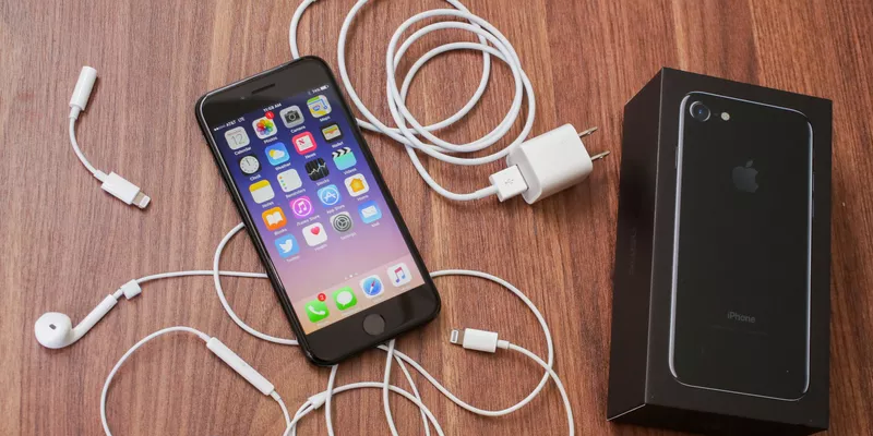 Roban Iphones de camión en movimiento