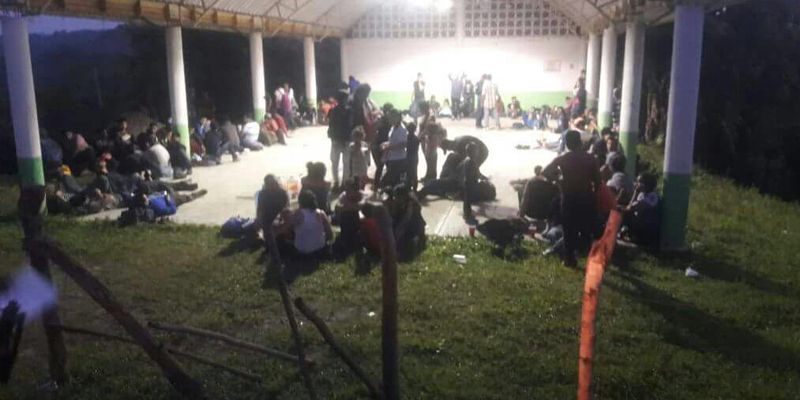 Abandonan otro camión con migrantes