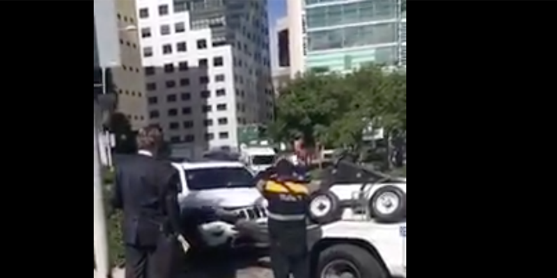 (VIDEO) Huye de la grúa en CDMX