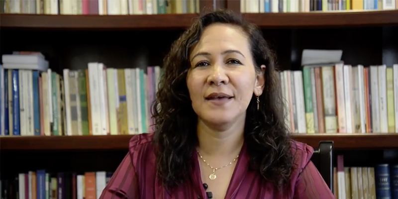 Responde esposa de Alejandro Vera tras acusaciones de casa millonaria