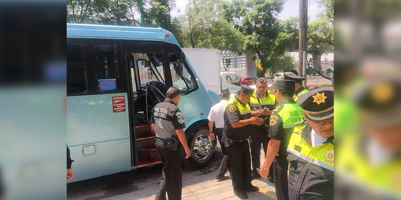 Justiciero balea a dos asaltantes