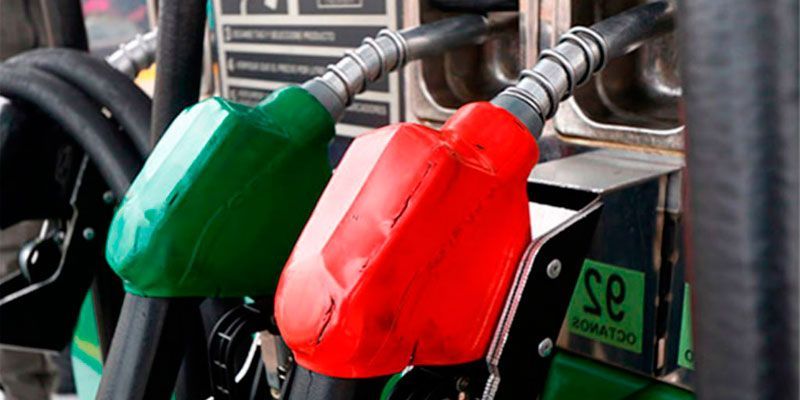 Multan a gasolineras que surten litros incompletos