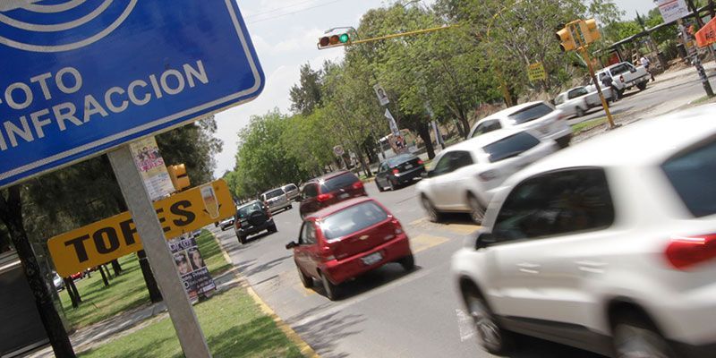 Burlan verificación placas foráneas en la CDMX