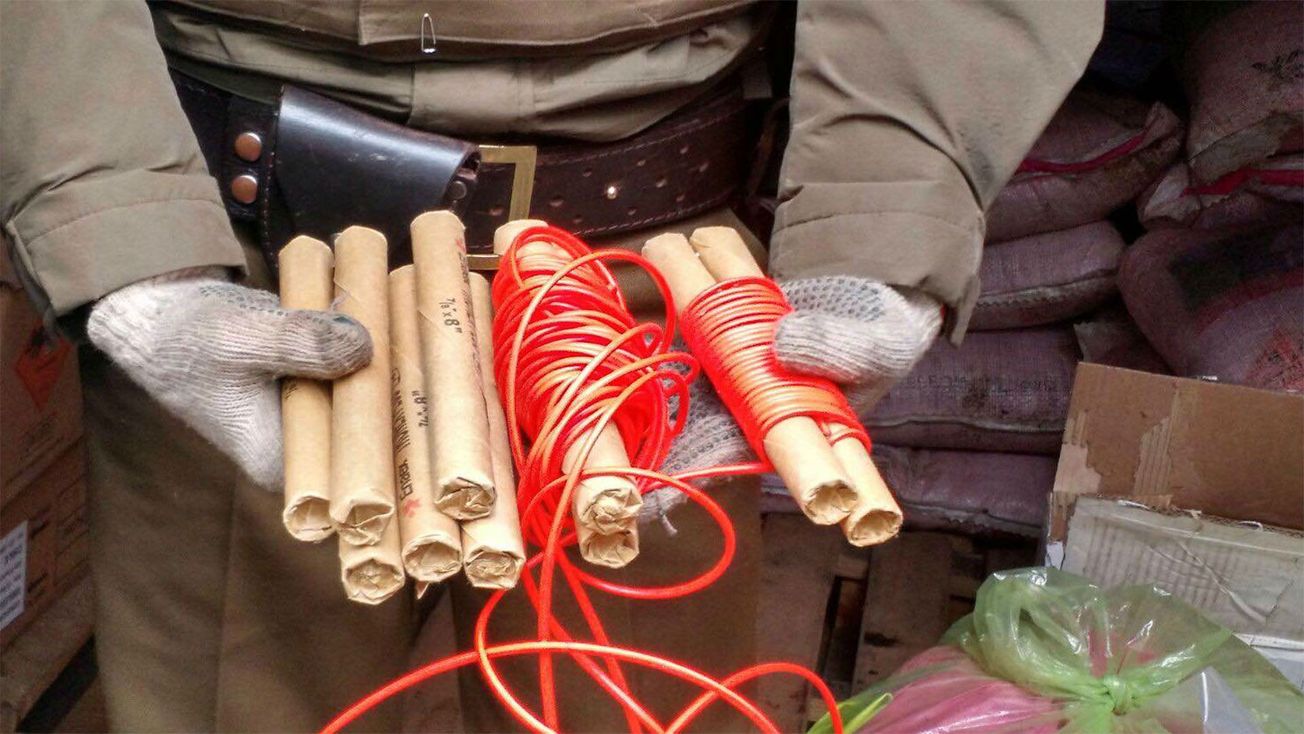 Roban 4000 kilos de explisivos
