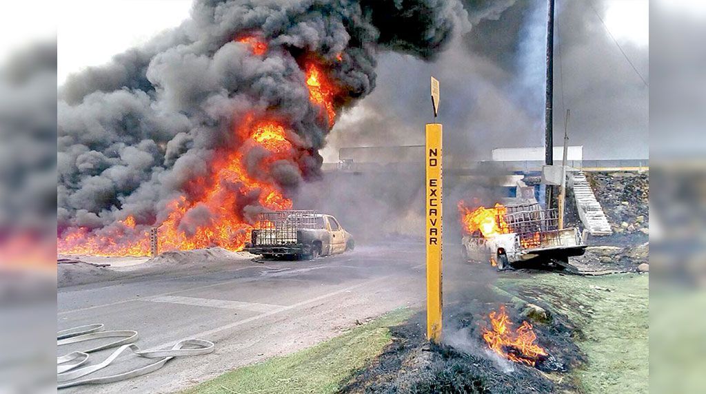 Se registra incendio en toma clandestina