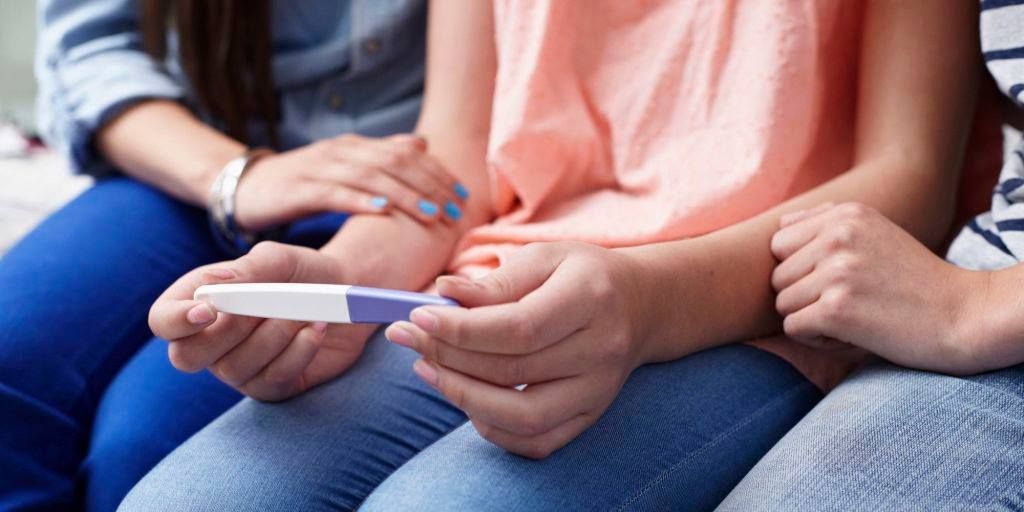 Buscan tipificar como delito el abandono de mujeres embarazadas
