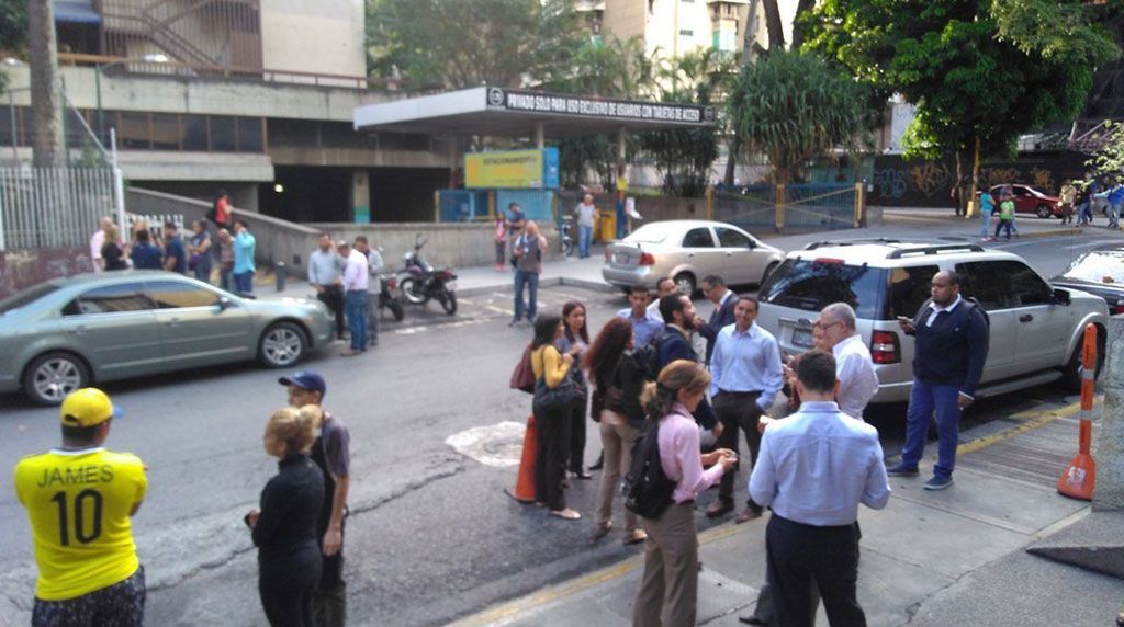 Momentos del sismo 7,3