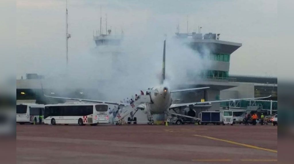 Evacúan avión de Volaris en Guadalajara