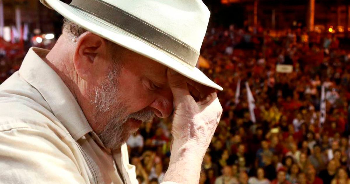 Lula renuncia a la candidatura presidencial