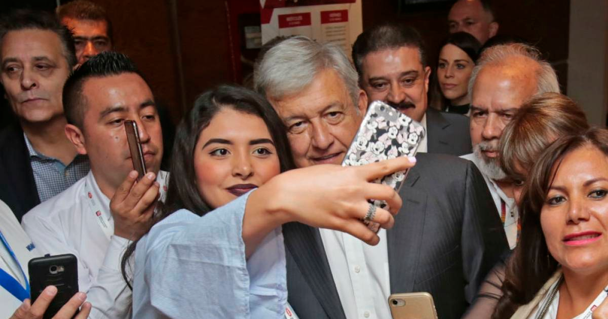 “No dejaremos solos a los jóvenes de México”