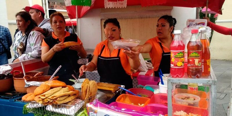Conoce cuántas calorías tienen los antojitos mexicanos