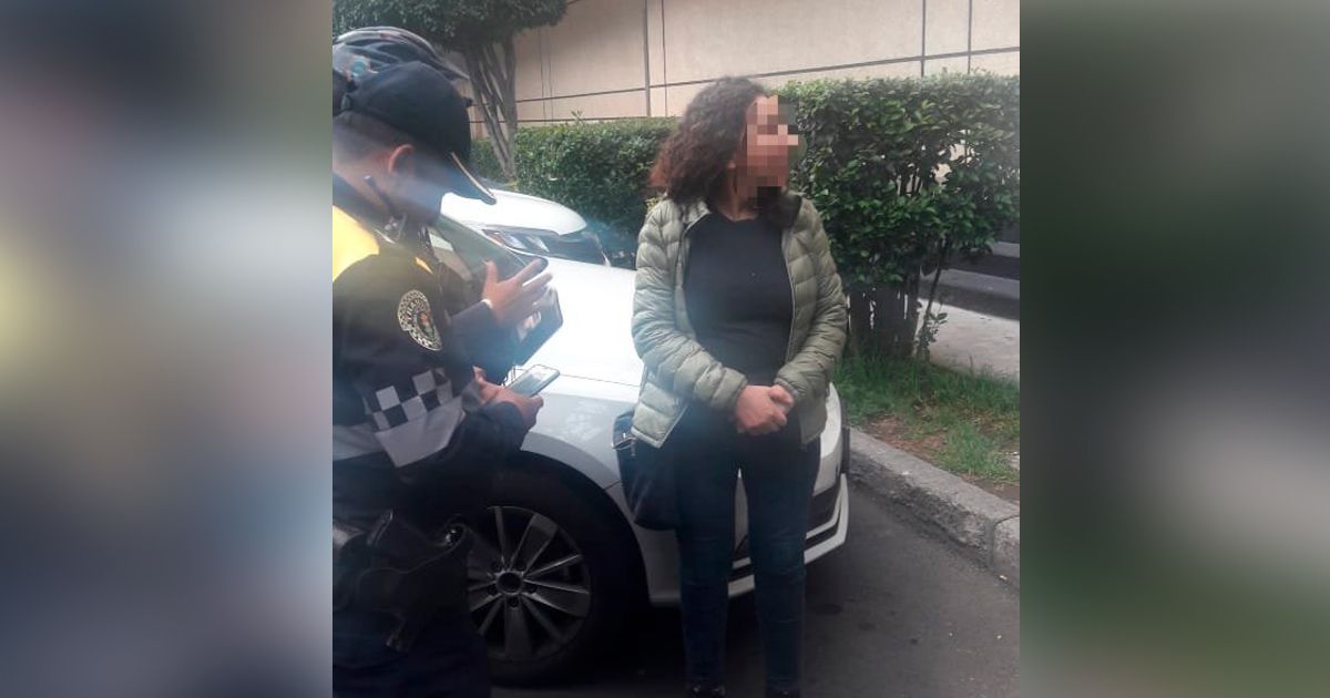 Devuelve policía cartera con más de 2 mil pesos