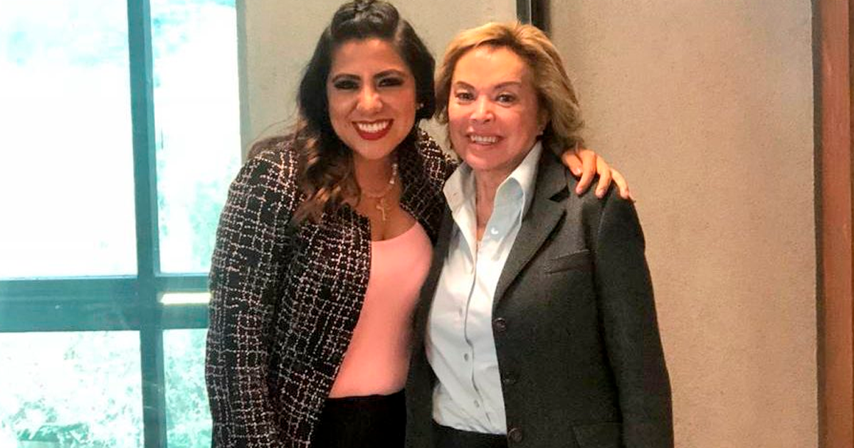¿Elba Esther quiere irse del país? Fue vista en Xalapa