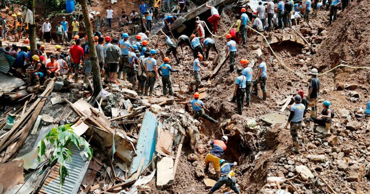 Deslave entierra a mineros en Filipinas