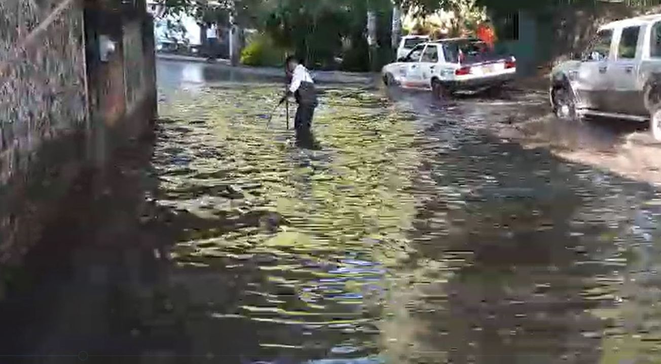 Atiende PC inundación en la Calza de Los Reyes