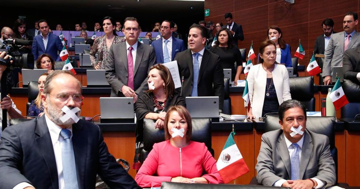 Senadores acusan de mordaza a Morena