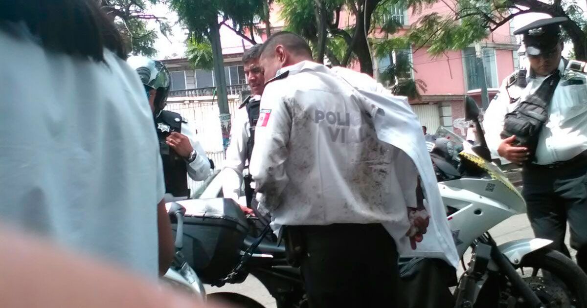 Golpean a policía de tránsito