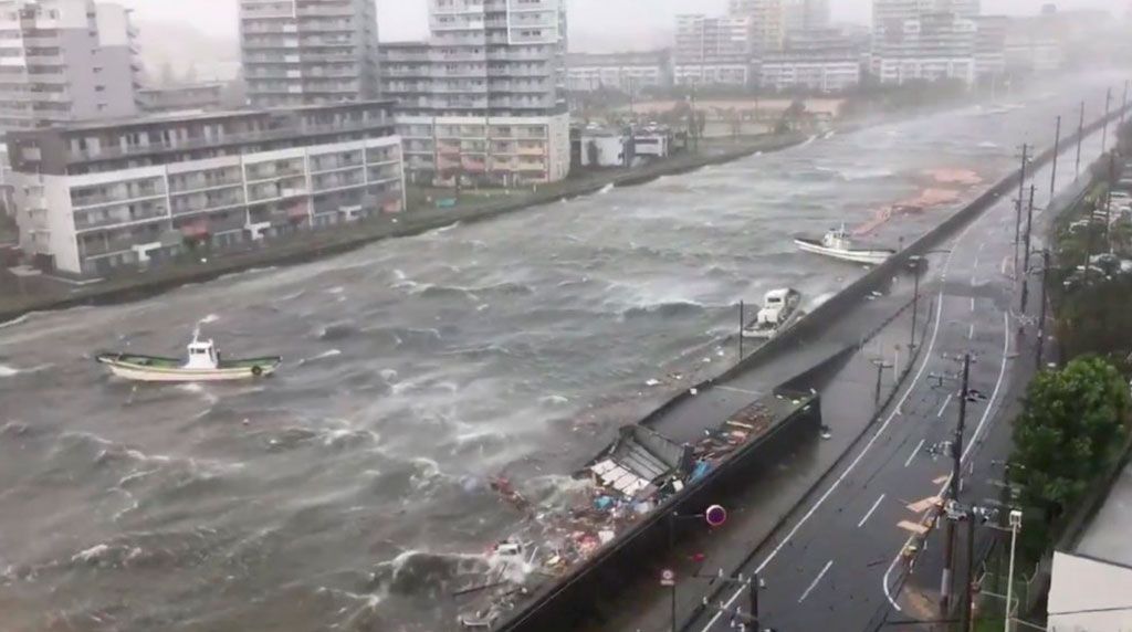 11 muertos por tifón “Jebi” en Japón