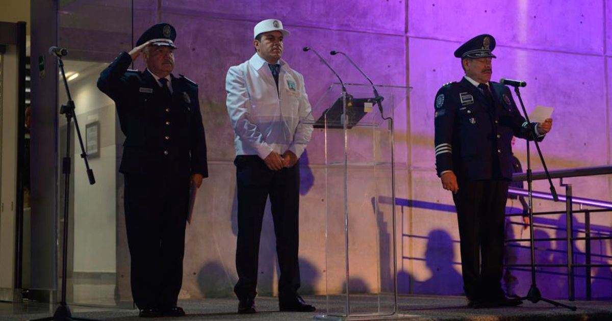 Realiza Cuauhtémoc Blanco Pase de Revista