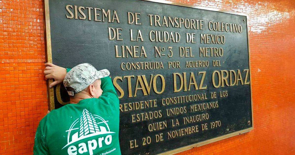 Retiran placas del Metro alusivas a Díaz Ordaz