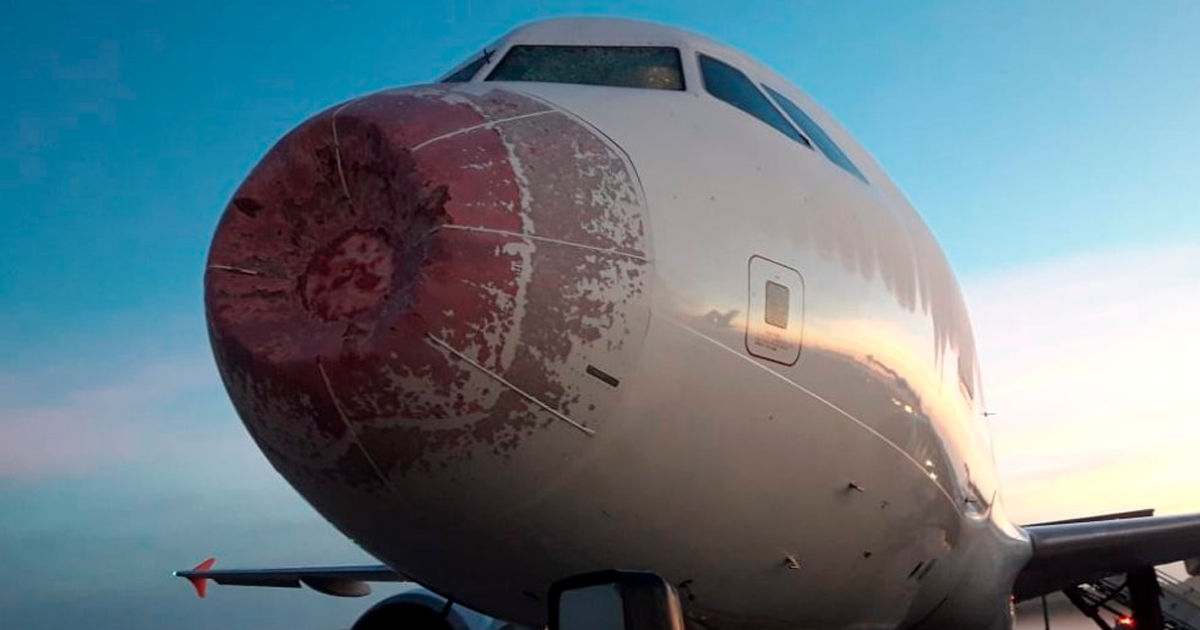 Tormenta daña trompa y parabrisas de avión