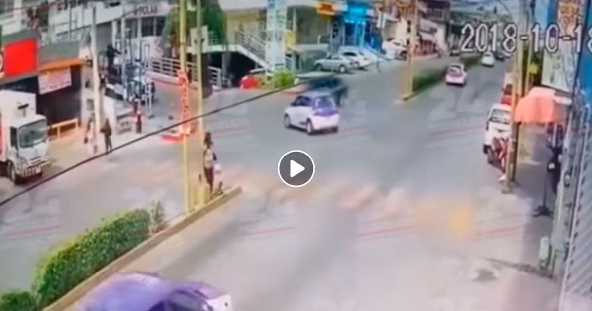 Captan choque entre un taxi y un automóvil en Temixco