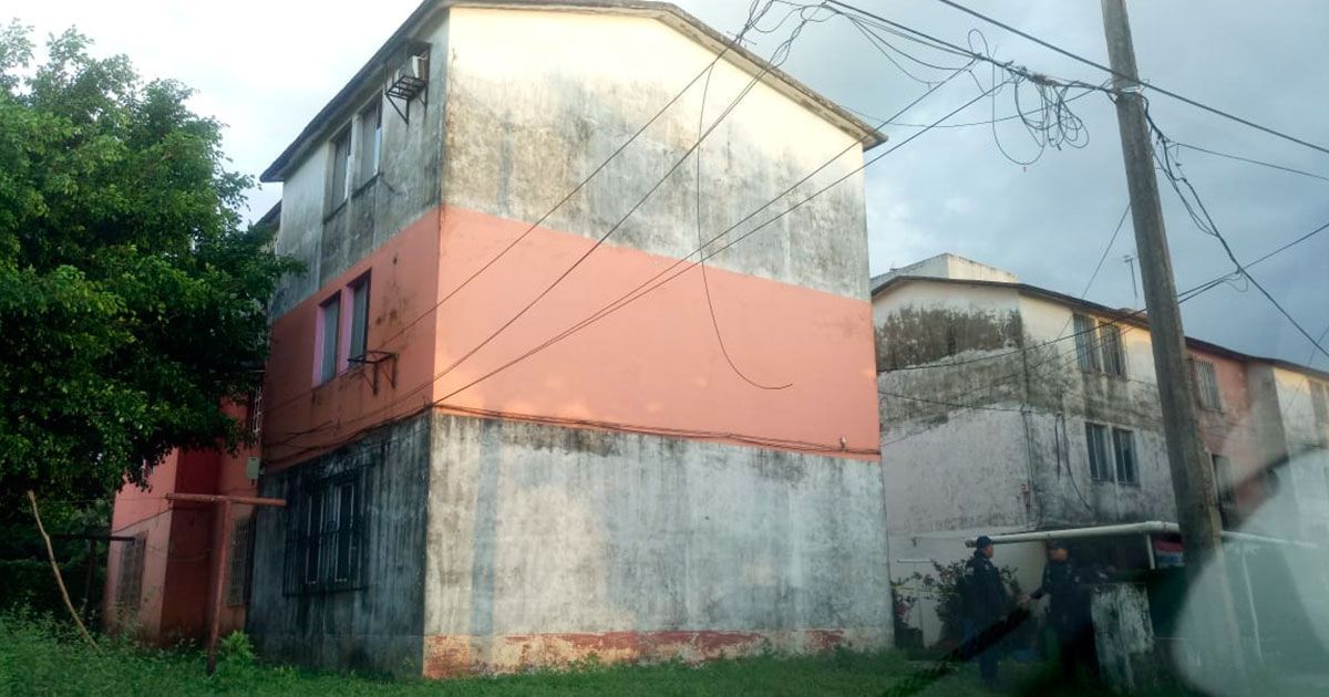 Rescatan a mujer esquizofrénica enjaulada