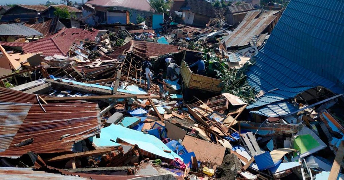 Aumenta a 1,234 las víctimas tras el terremoto y tsunami en Indonesia