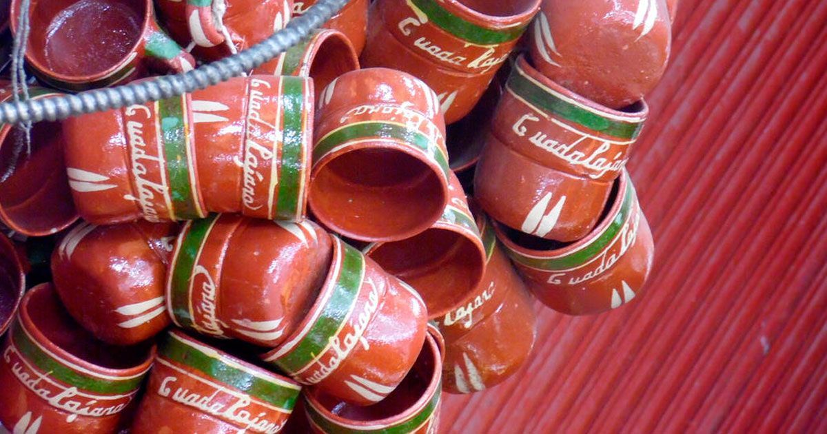 Proponen uso de jarritos de barro durante festejos del Día de Muertos en Ocotepec