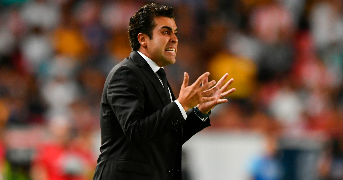 Despiden a Michel Leaño del Necaxa
