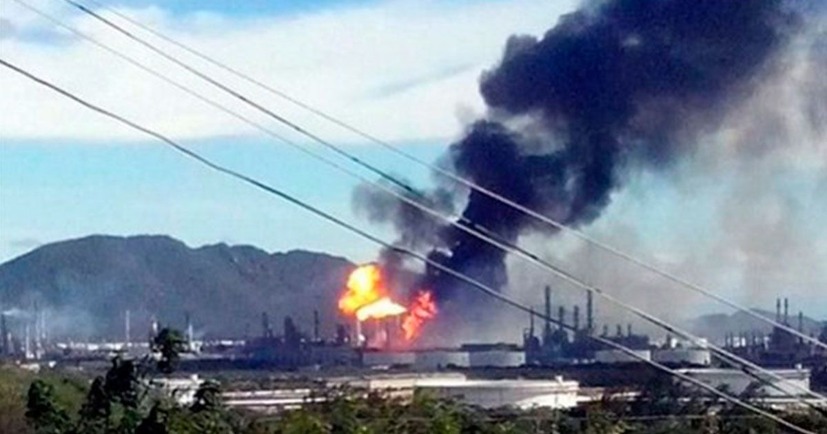 Explota refinería de Pemex