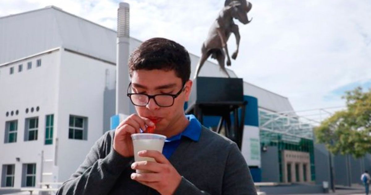 Estudiante de prepa crea popote biodegradable