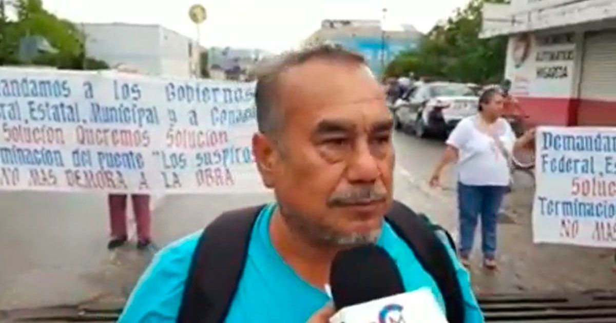 Se manifiestan en Jojutla por puente sin reconstruir