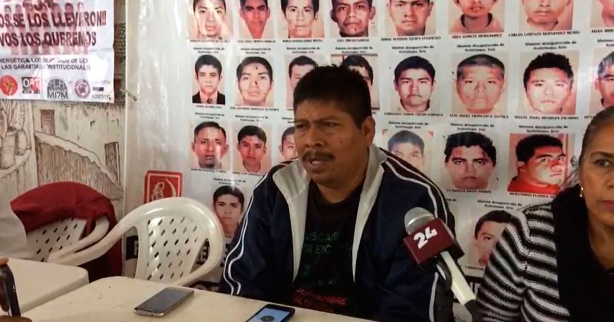 Padres de víctimas de Ayotzinapa en Morelos
