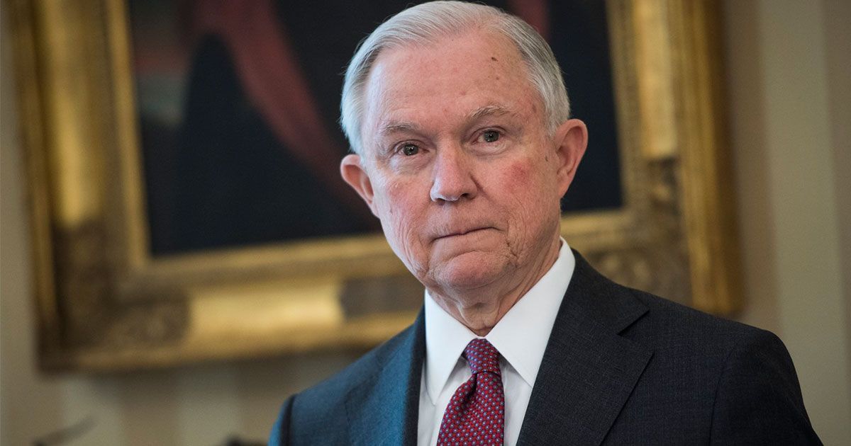 Renuncia Fiscal General de Estados Unidos