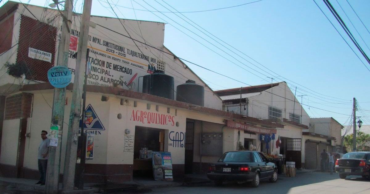 Mercado se quedó sin remodelación por pleito entre edil y Graco Ramírez: comerciantes