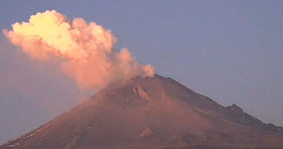 Reportan leve explosión de volcán Popocatépetl