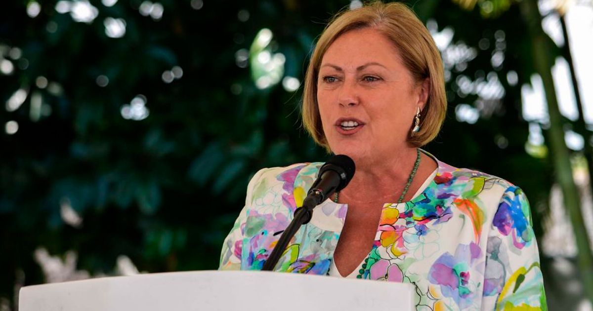Ex secretaria de Elena Cepeda renuncia a su “pensión dorada”
