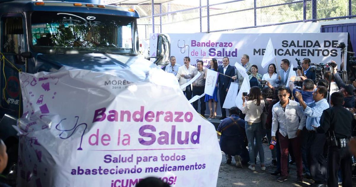 Dan banderazo de salida a camiones con medicamentos