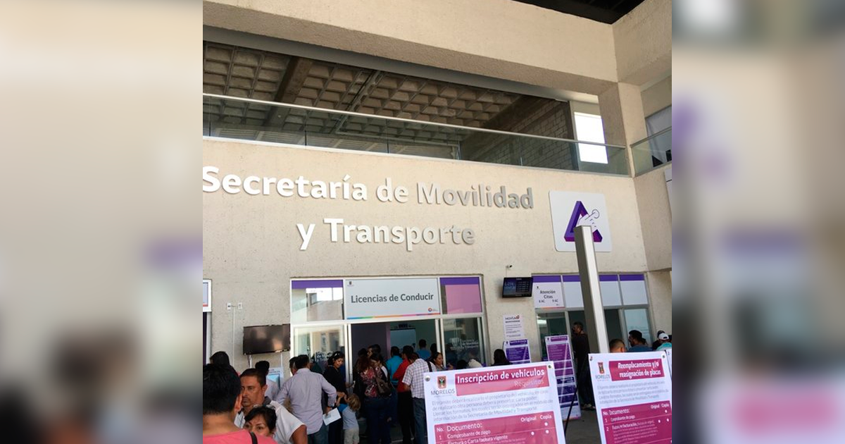 Sin trámites en la SMyT por cambio de oficinas, acusan transportistas
