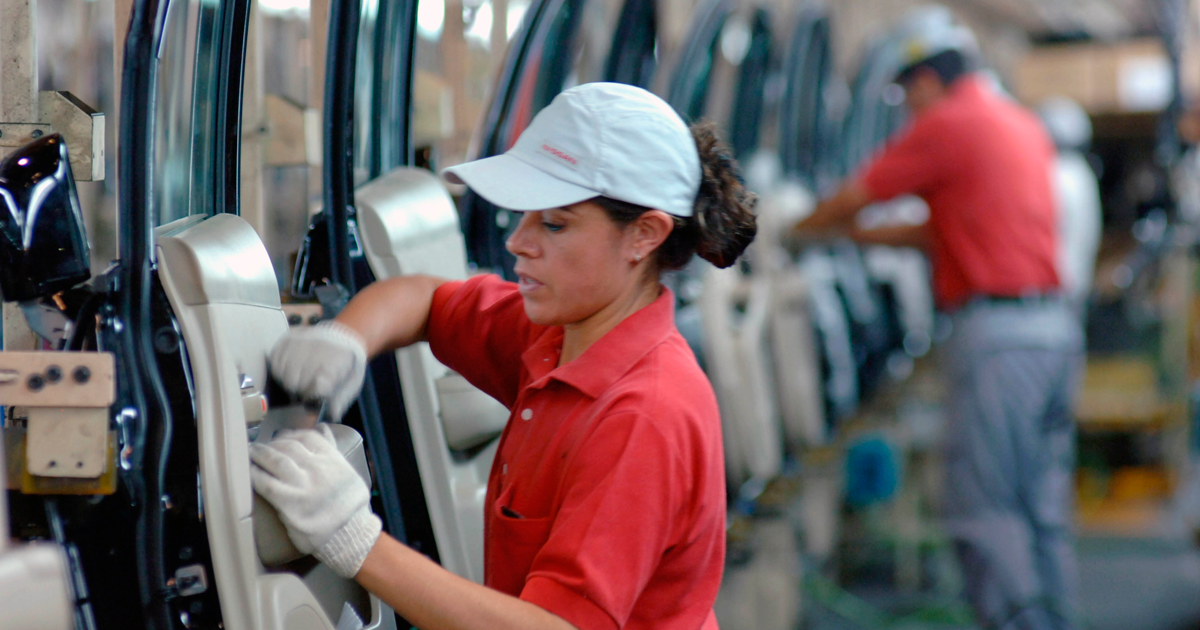 Anuncian recorte de personal en Nissan