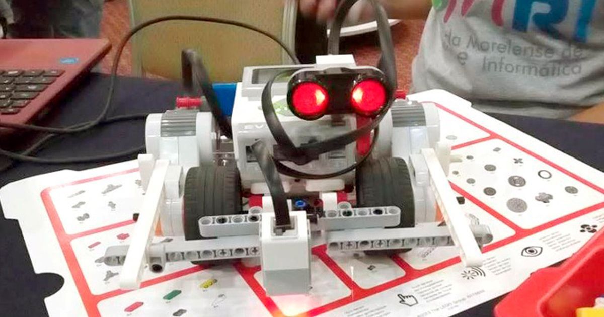 Jóvenes obtienen tercer lugar en Robótica