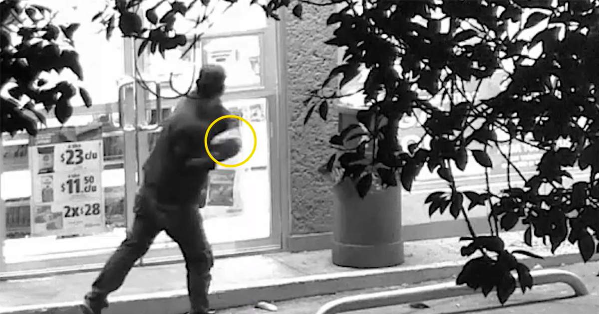 Cae presunto asaltante en robo a tienda Oxxo