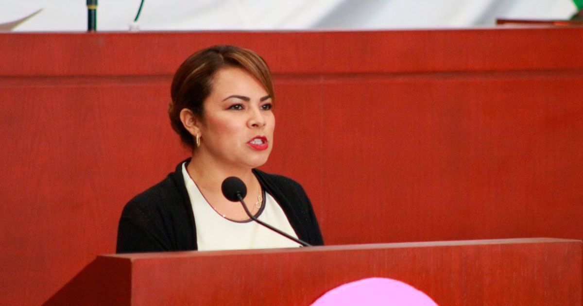 Recaban firmas para destituir a diputada Érika García