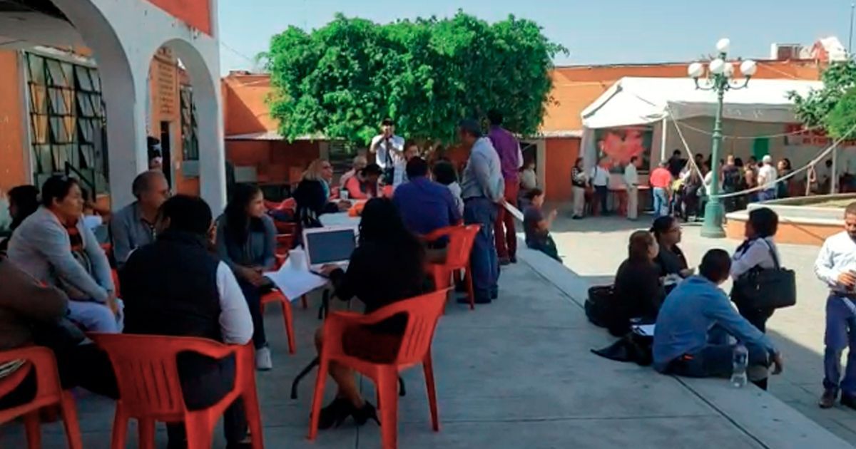 Policías toman Ayuntamiento de Puente de Ixtla