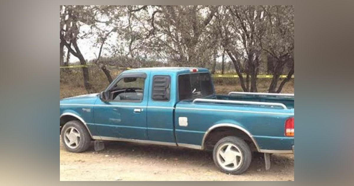 Hallan hombre sin vida en camioneta