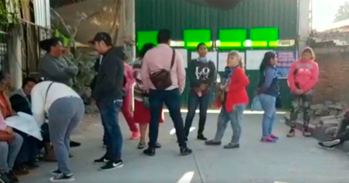 Exigen renuncia de maestras en secundaria de Tlaquiltenango