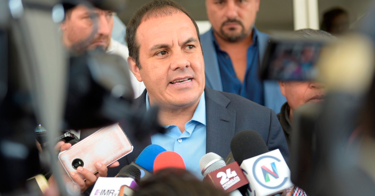 Felicita Gobernador a los albañiles en su día